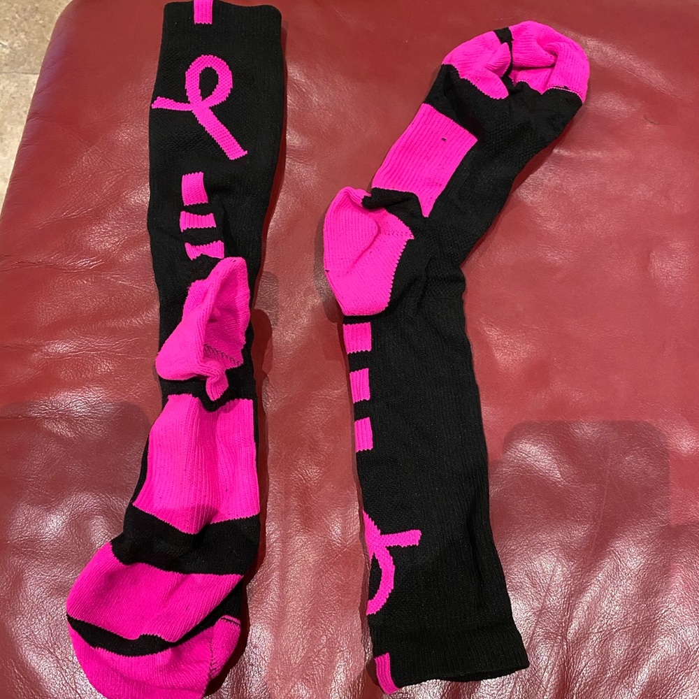 Breast cancer elite socks